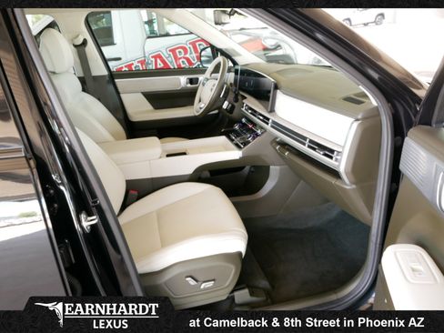 Used 2024 Hyundai Santa Fe Calligraphy FWD image 10