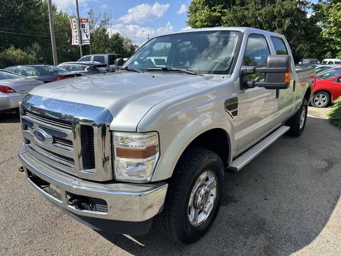 Used 2010 Ford F250 XLT AWD/4WD image 2