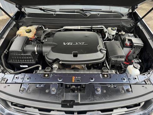 Used 2018 Chevrolet Colorado Z71 w/ Centennial Edition image 30