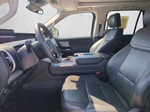 Certified 2025 Ford Expedition Active image 16