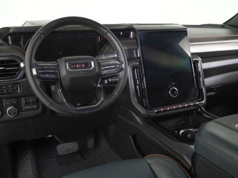 Used 2025 GMC Yukon AT4 w/ AT4 Premium Plus Package AWD/4WD image 18