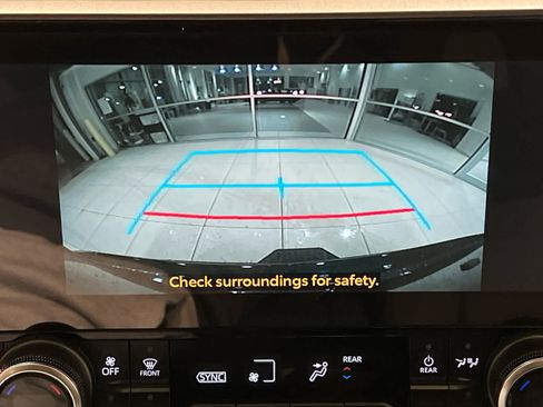 New 2026 Toyota Highlander XLE image 26