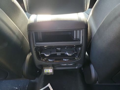 New 2025 Jeep Grand Cherokee Altitude image 11