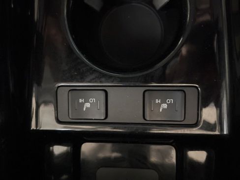 Used 2019 Toyota Prius image 26