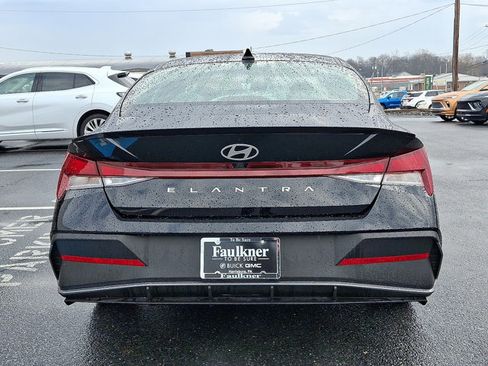 Used 2025 Hyundai Elantra Sport image 5