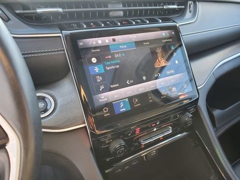 Certified 2022 Jeep Grand Cherokee Limited image 16