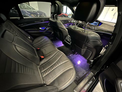 Used 2019 Mercedes-Benz S 560 Sedan image 23