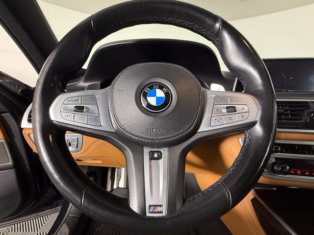 Used 2022 BMW 740i w/ M Sport Package RWD image 32