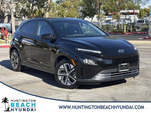 Used 2023 Hyundai Kona SE image 1