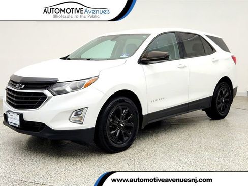 Used 2019 Chevrolet Equinox LS w/ LS Convenience Package FWD image 1