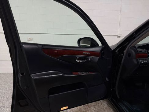 Used 2011 Lexus LS 460 AWD w/ Luxury Value Edition image 10