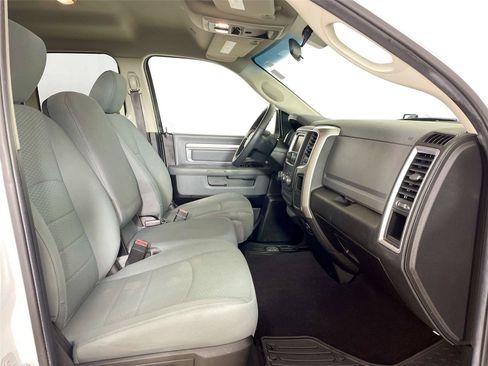 Used 2019 RAM 1500 Classic SLT AWD/4WD image 26