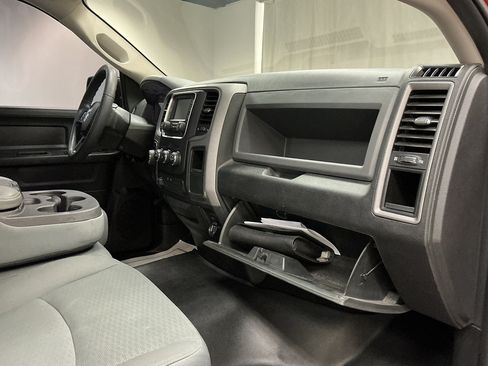 Used 2018 RAM 1500 Express AWD/4WD image 31