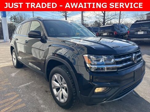 Used 2018 Volkswagen Atlas SE image 3