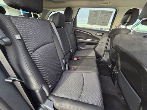 Used 2020 Dodge Journey SE w/ SE Popular Equipment Group image 29