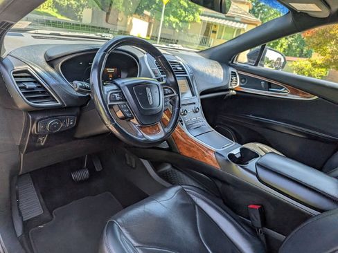 Used 2019 Lincoln Nautilus Reserve AWD/4WD image 27