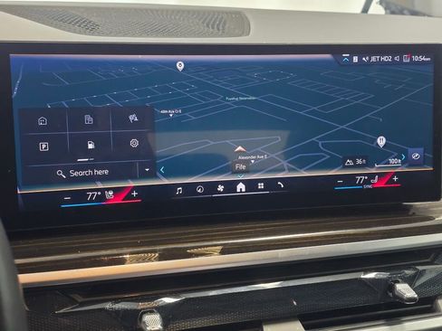 Used 2025 BMW X5 xDrive50e image 14