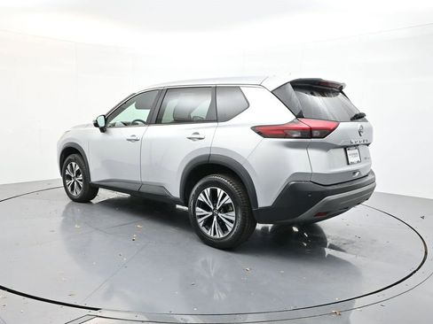 Used 2023 Nissan Rogue SV image 5