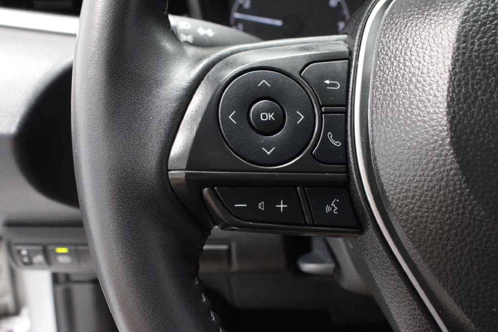 Used 2025 Toyota Corolla SE FWD image 21