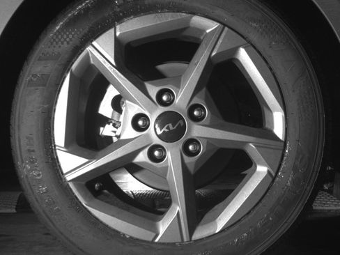 Used 2025 Kia K4 LXS image 15