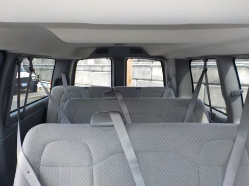 Used 2017 Chevrolet Express 3500 LT w/ LT Preferred Equipment Group RWD image 27
