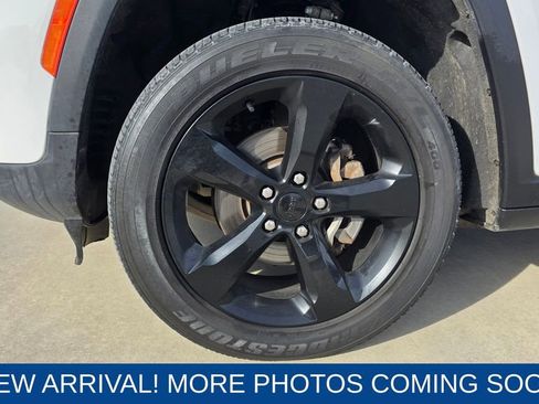 Used 2022 Jeep Grand Cherokee Altitude image 10