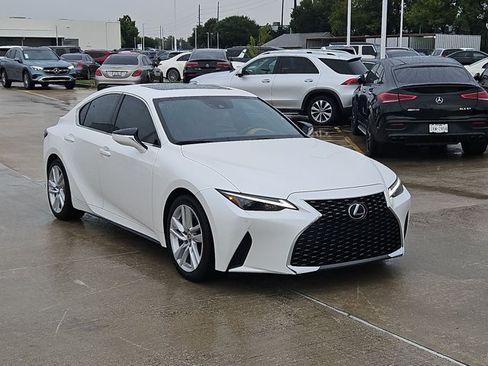 Used 2024 Lexus IS 300 w/ Comfort Package RWD image 3