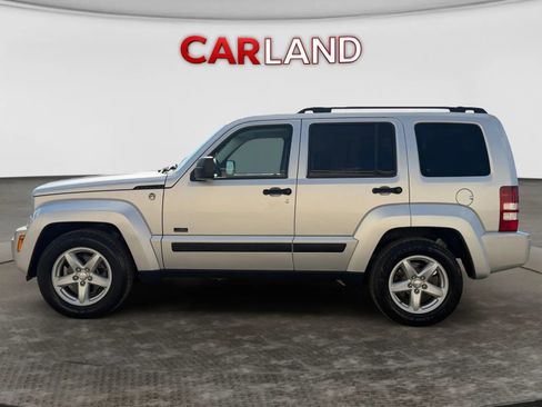 Used 2009 Jeep Liberty Rocky Mountain AWD/4WD image 2