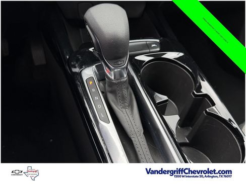 Certified 2025 Chevrolet Trax LT FWD image 19