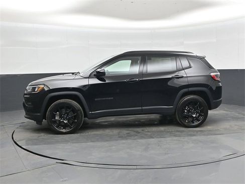 New 2026 Jeep Compass Latitude image 7
