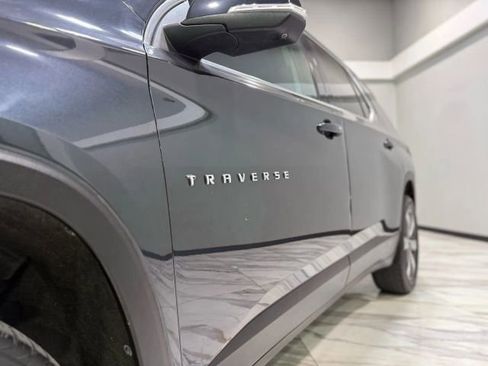 Used 2021 Chevrolet Traverse LT w/ LT Premium Package image 62