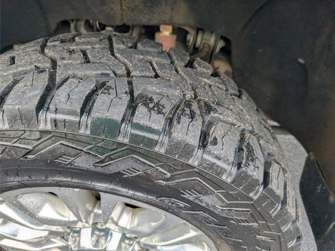 Used 2020 Chevrolet Silverado 2500 LTZ w/ LTZ Convenience Package image 10