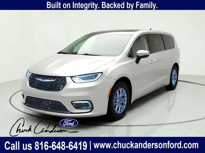 Used 2023 Chrysler Pacifica Touring-L