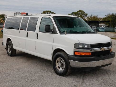Used 2018 Chevrolet Express 3500 LT w/ LT Preferred Equipment Group image 18