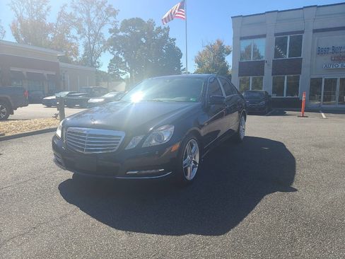 Used 2011 Mercedes-Benz E 350 4MATIC Sedan image 3
