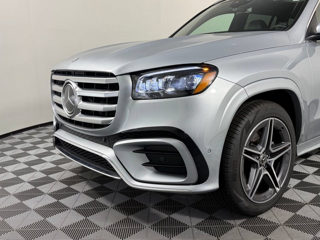 Certified 2025 Mercedes-Benz GLS 450 4MATIC w/ AMG Line Exterior image 11