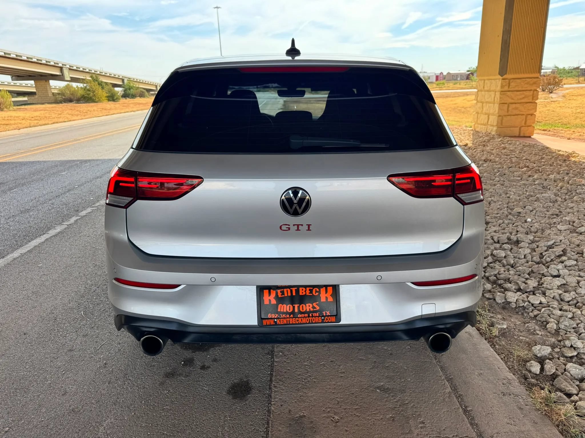 Used 2024 Volkswagen GTI SE FWD image 4