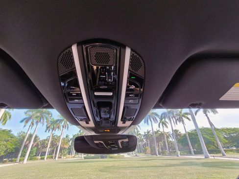 Used 2019 Porsche Cayenne image 19