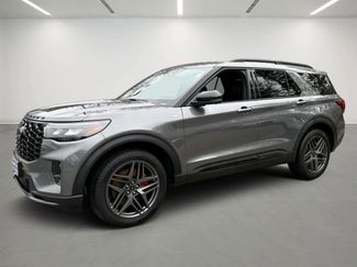Used 2025 Ford Explorer ST-Line w/ ST-Line Street Pack video 1