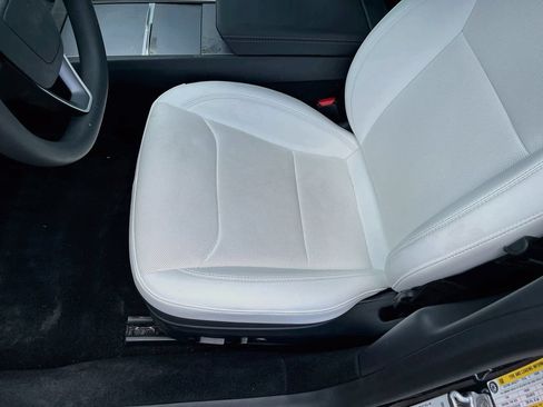 Used 2025 Tesla Model 3 Long Range RWD image 18