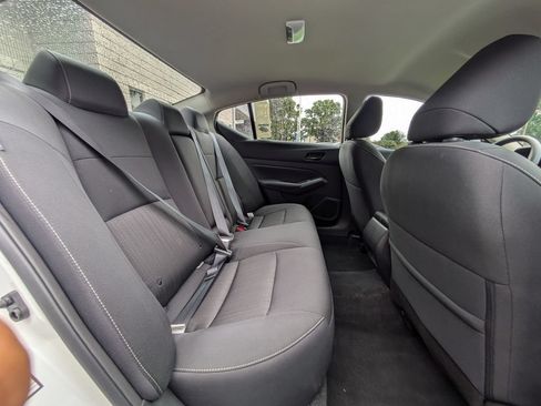 Used 2025 Nissan Altima 2.5 SV FWD image 28