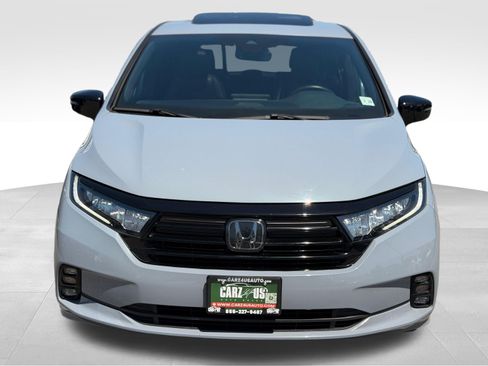 Used 2023 Honda Odyssey Sport image 2
