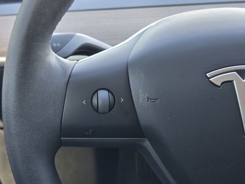 Used 2023 Tesla Model 3 Standard Range image 25