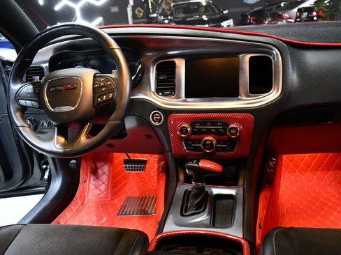 Used 2017 Dodge Charger R/T image 39