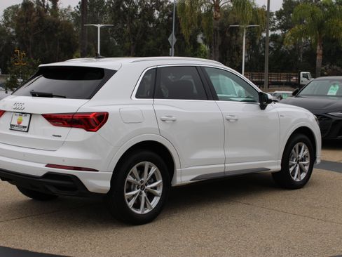 Certified 2025 Audi Q3 2.0T Premium w/ Convenience Package AWD/4WD image 6