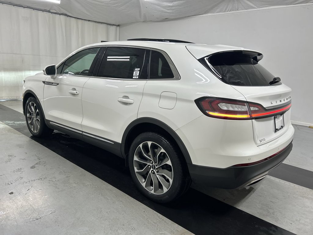 Used 2023 Lincoln Nautilus Reserve AWD/4WD image 7