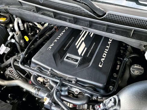 Used 2025 Cadillac Escalade V w/ LPO, Floor Liner Package image 32