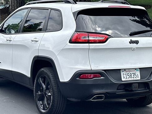 Used 2016 Jeep Cherokee Latitude FWD image 8