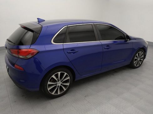 Used 2019 Hyundai Elantra GT image 10