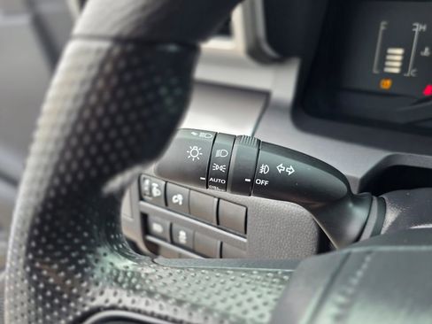 Used 2025 Toyota Tacoma SR5 RWD image 36